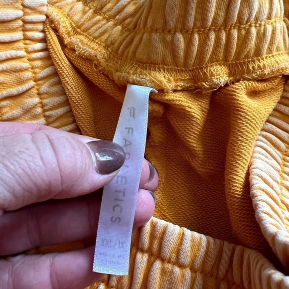 Fabletics Lightweight Terry Go-To Sweatshorts Shorts - Picture 5 of 6